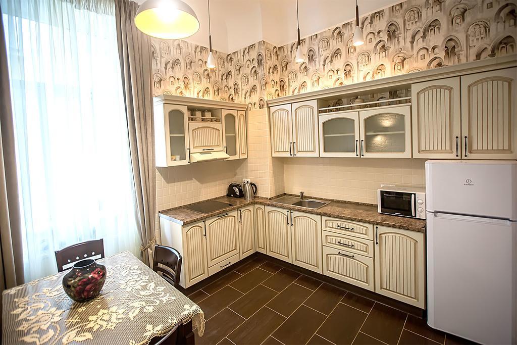 Gorgeous Apartments In Historical Center Of Lvov Exterior photo
